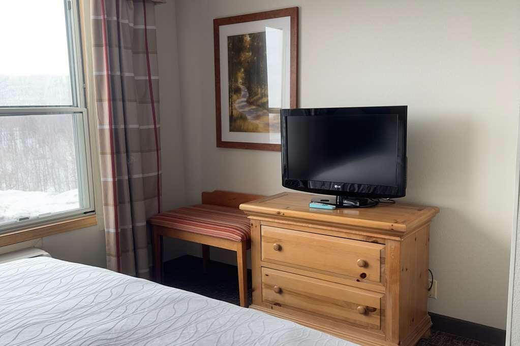 Duluth Inn & Suites Near Spirit Mountain Room photo