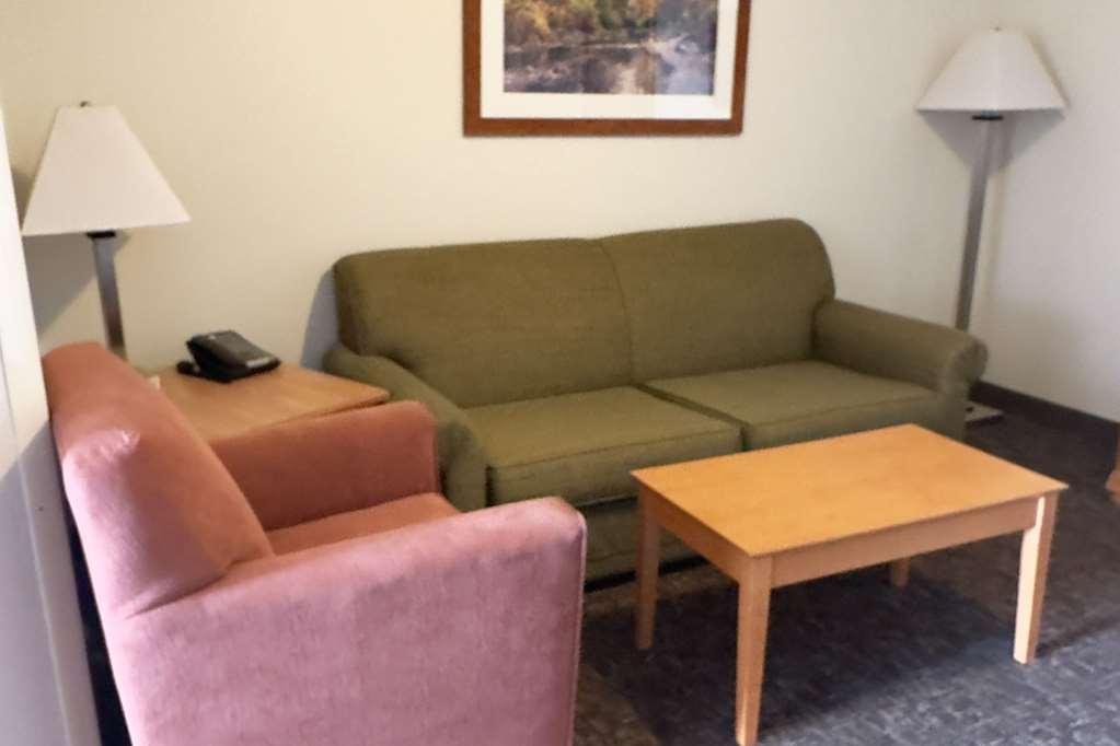 Duluth Inn & Suites Near Spirit Mountain Room photo